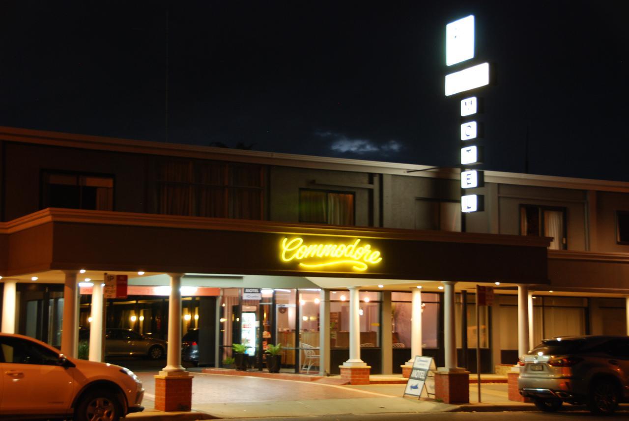 Commodore Motor Inn Albury Exteriör bild